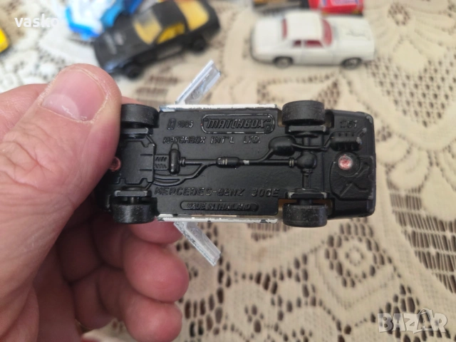 Мачбокс Мерцедес 300Е, снимка 7 - Колекции - 53734760