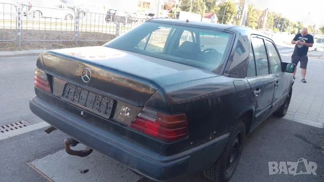 Мерцедес 124 200D 89г НА ЧАСТИ, снимка 3 - Автомобили и джипове - 56070008