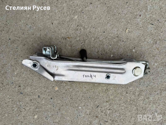 оригинален крик за VW GOLF 4 -17 лв или 8,69евро общо - крика е оригинален става за почти всички мод, снимка 1