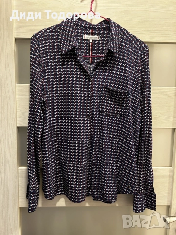 Дамска риза Tommy Hilfiger с геометричен мотив - Размер US 8 (M/L), снимка 2 - Ризи - 56024476