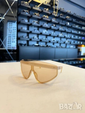 очила с черен обикновен калъф и ув защита christian dior , снимка 2 - Слънчеви и диоптрични очила - 51326148