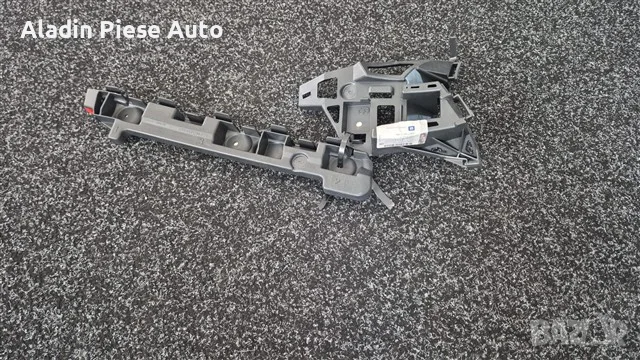 Държач за лява задна броня Opel Astra J година 2009 2010 2011 2012 код 13266752 