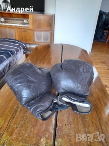Стари боксови ръкавици, снимка 2 - Други ценни предмети - 53785997