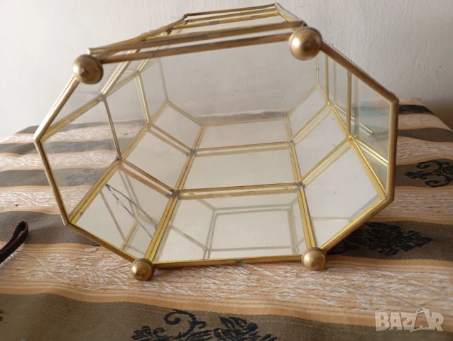 Винтидж шкаф,кутия, снимка 2 - Други ценни предмети - 51030152