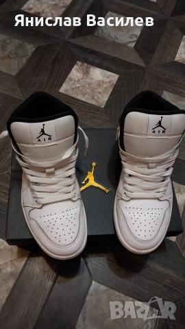 Air Jordan 1 Mid black & white , снимка 6 - Маратонки - 52583120