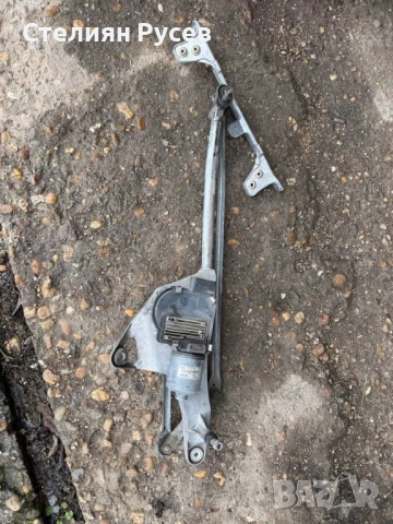  4E1 955 119 моторче предни чистачки с рамена  audi a8 s8 d3 5.2 450hp facelift 2009г цена 40 евро з