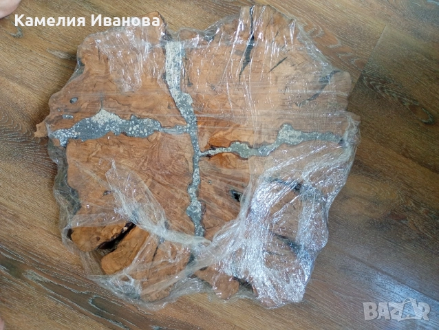 Стенен часовник и 2 масички-лакирана и необработено дърво ,може и поотделно , снимка 4 - Маси - 48471925