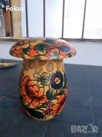 Руска дървена играчка гъба рисувана Матрьошка