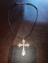 кръстче с кожена каишка, снимка 1 - Колиета, медальони, синджири - 44695782