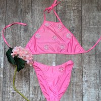 Кокетен цикламено неоново розов бански костюм с 3D 3Д цветя размер М , снимка 5 - Бански костюми - 41677097