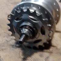 Задна главина  - Shimano NEXUS   /контра     с  7  вътрешни  скорости ., снимка 1 - Части за велосипеди - 42315501