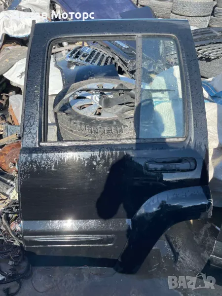 Задна лява врата от Jeep Cherokee 2.8 CRDI, automatic, 150 ph., 2004, 100 000 km., Джип Чероки 2.8 Ц, снимка 1