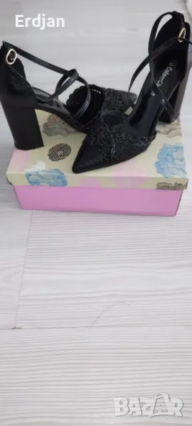 обувките са запазени носени са по един два пъти от 35 до 37 номер са , снимка 1