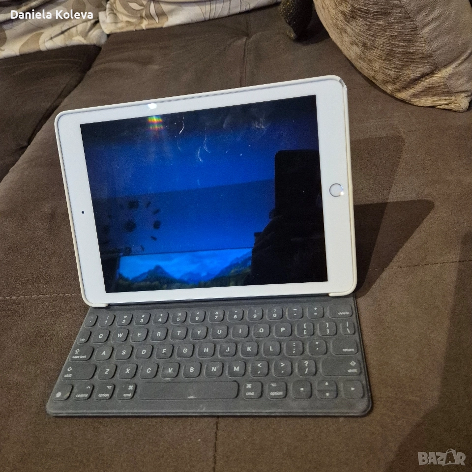 iPad Pro 9.7” – 32 GB + Оригинална Smart Keyboard, снимка 1