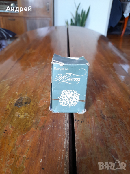 Стар парфюм Жест, снимка 1