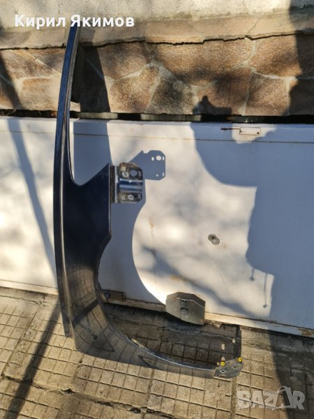 Продавам преден десен калник за Волво v50 , снимка 1