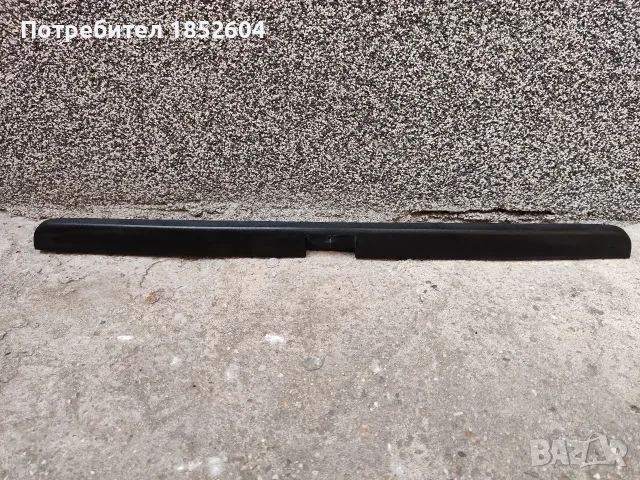Лайсна багажник Голф 2, снимка 2 - Части - 55905601