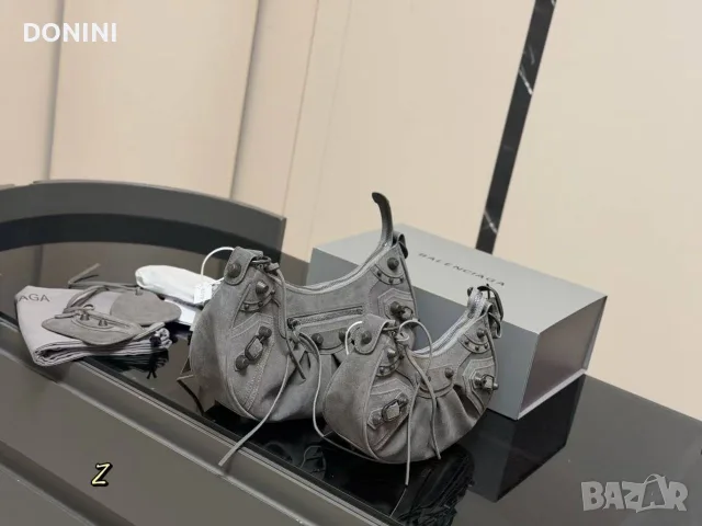 Balenciaga Дамска чанта, кожа, снимка 2 - Чанти - 56080043