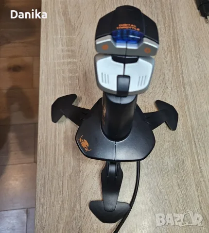 Като нов джойстик Saitek ST90 USB компактен сгъваем, снимка 2 - Джойстици и геймпадове - 55972397