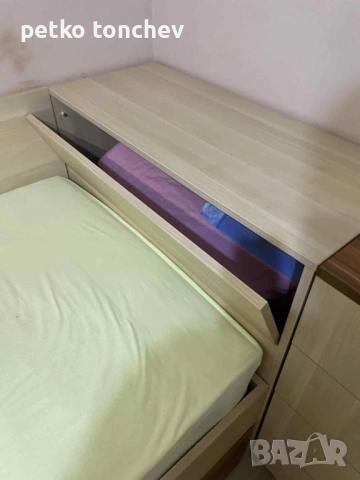 Продавам двойно легло тип сандвич с матраци вградена ракла и шкаф , снимка 2 - Спални и легла - 53088042