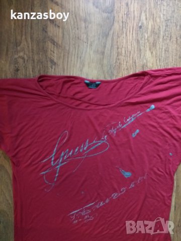 guess - страхотна дамска тениска КАТО НОВА, снимка 3 - Тениски - 39409935