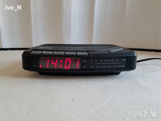 Радио часовник Elta 4223.