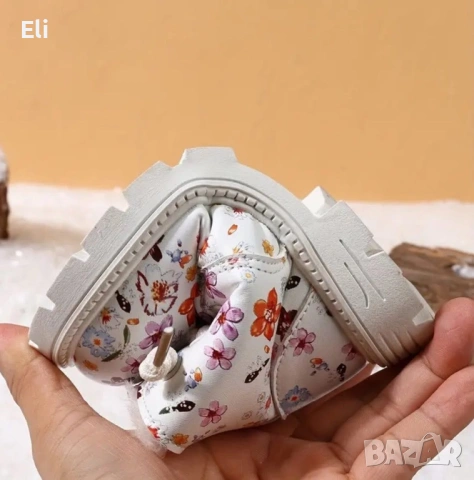 Чисто нови зимни ботушки / в черно и в бяло, снимка 2 - Бебешки боти и ботуши - 53606418