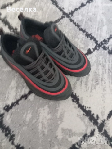 маратонки Nike