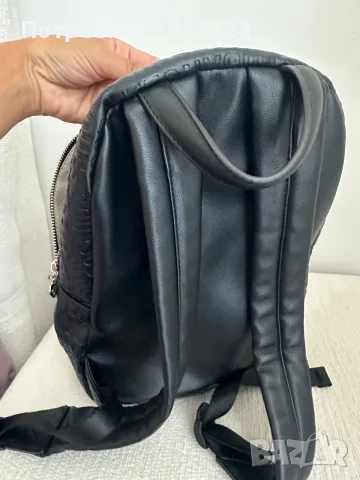 Оригинална раница  Guess, снимка 5 - Раници - 55903736