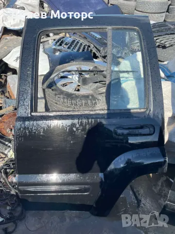 Задна лява врата от Jeep Cherokee 2.8 CRDI, automatic, 150 ph., 2004, 100 000 km., Джип Чероки 2.8 Ц