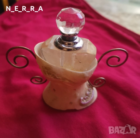 Декоративно шишенце за парфюм, снимка 2 - Декорация за дома - 51791569