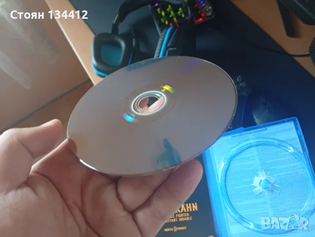 Продавам PS4 PRO с два контролера и няколко игри работи добре ПИШЕТЕ НЕ ЗВЪНЕТЕ😁 , снимка 18 - PlayStation конзоли - 56208563