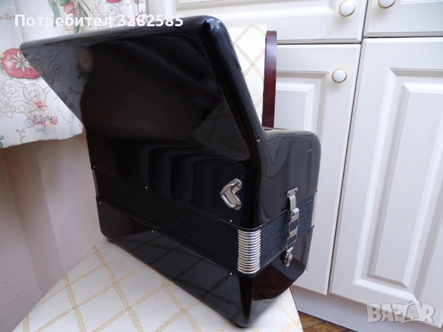 Продавам акордеон Weltmeister 60 баса в отлично състояние, снимка 8 - Акордеони - 53573069