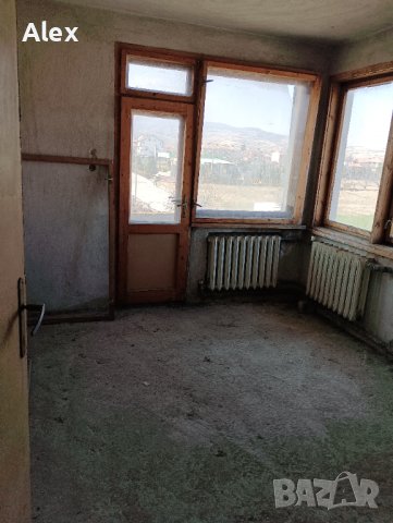 Агенция Танкос 07 продава двуетажна къща  с гараж  - РЗП 270 кв.м. и 900 кв.м. двор в с Първенец  , снимка 5 - Къщи - 40058401