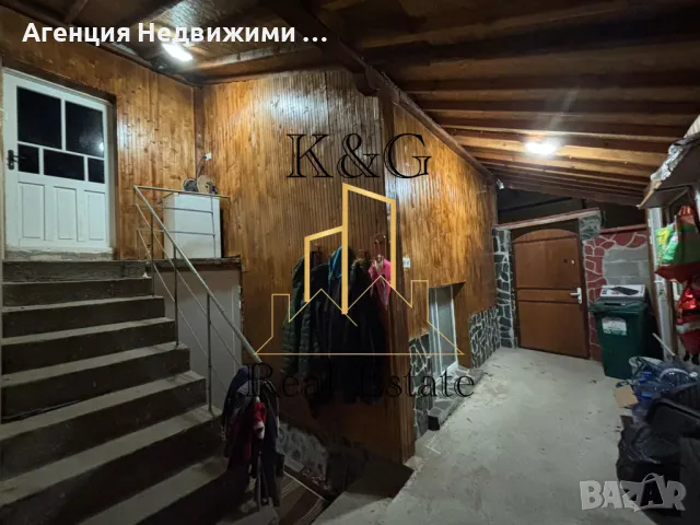 Двуетажна къща в кв " Оборище " 