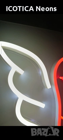 🥊 LED Неонова Червена Ръкавица с Бели и Жълти Крила | ICOTICA, снимка 5 - Лед осветление - 53513142