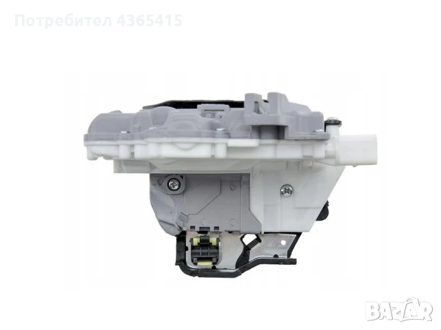 Брава за предна дясна Audi A3 8P, снимка 4 - Части - 50696742