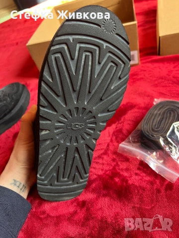 Обувки UGG, снимка 6 - Маратонки - 53800468