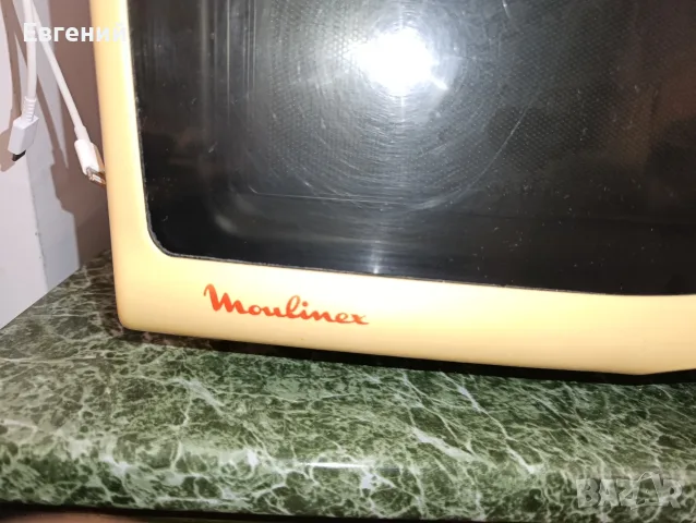 Напълно функционираща микровълнова фурна Moulinex 
