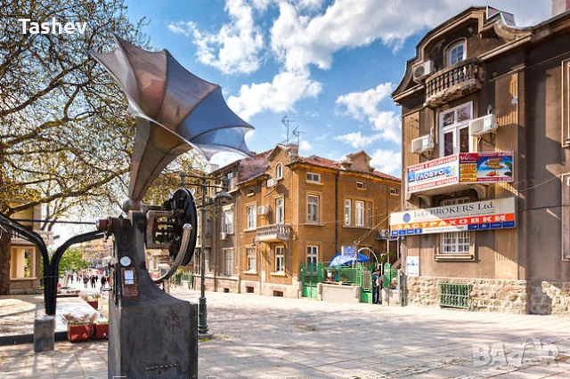 Продавам 1/4 идеална част от етаж на къща до грамофона на бул. „Алеко Богориди“ в гр. Бургас