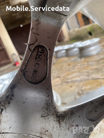 Комплект MOMO Quasar 17″ джанти – 4 броя Добро Състояние, без кривини, снимка 9 - Гуми и джанти - 53248291