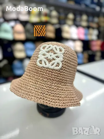 Loewe дамски шапки Различни цветове 