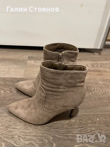 Продавам велурени дамски боти, снимка 4 - Дамски боти - 47490146