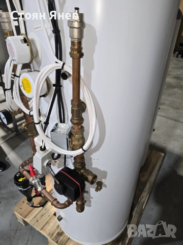 Неръждаем бойлер 250 литра със 3 квадрата серпентина , снимка 3 - Други машини и части - 53652728