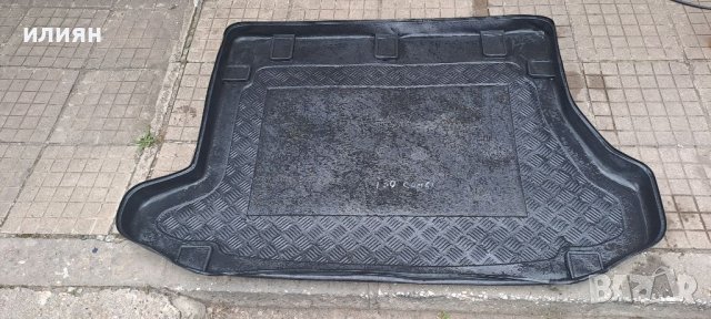 Стелка за багажник, леген за багажник за Hyundai i30 kombi до 2013г, снимка 1 - Аксесоари и консумативи - 41423612