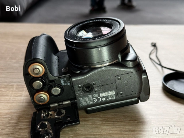 Canon PowerShot S3 IS, снимка 3 - Фотоапарати - 53474784
