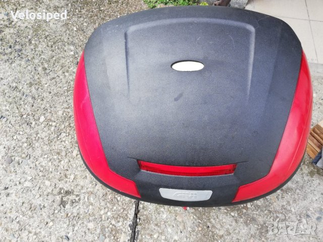 Мото Куфар Givi за две каски