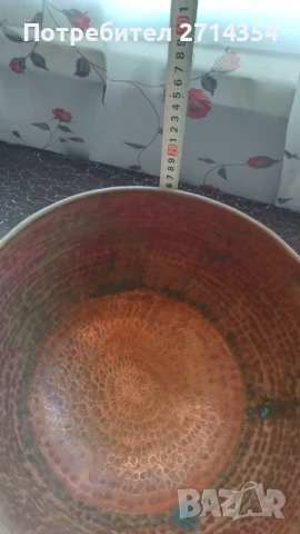 Голяма стара медна купа