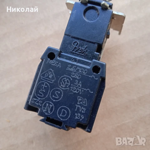 Пасивни електронни компоненти-кондензатори, мрежови филтри, мрежови ключове, снимка 7 - Друга електроника - 50470747