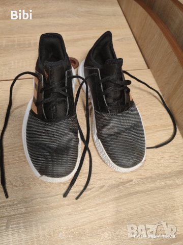 Оригинални маратонки на Adidas за Тенис, снимка 5 - Маратонки - 42611835